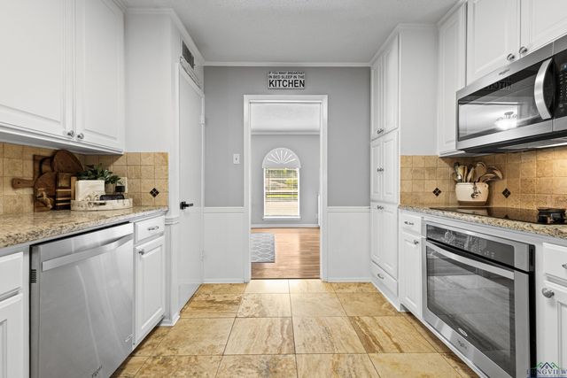 204 Ramblewood Court, Longview, TX 75605