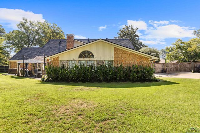 204 Ramblewood Court, Longview, TX 75605