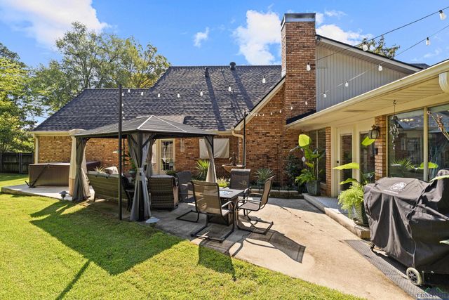 204 Ramblewood Court, Longview, TX 75605