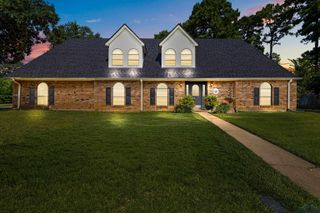 204 Ramblewood Court, Longview, TX 75605