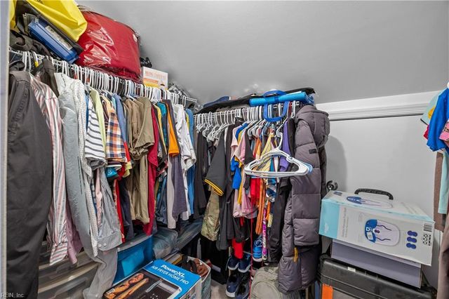 3 Travis CIR, Hampton, VA 23669