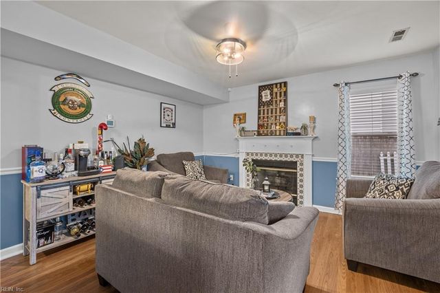 3 Travis CIR, Hampton, VA 23669