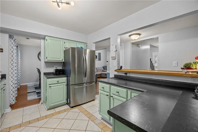 3 Travis CIR, Hampton, VA 23669