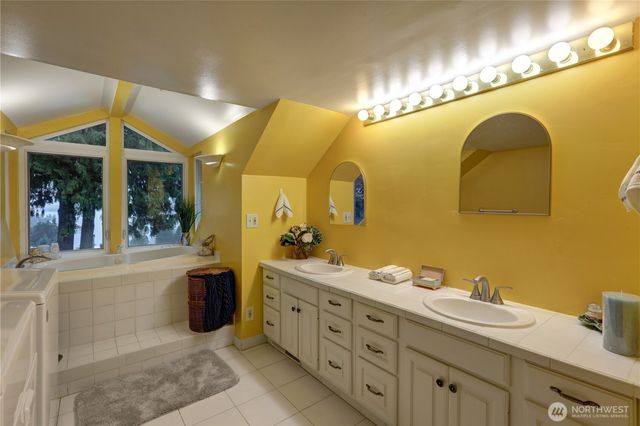 10538 48th Place NE, Kirkland, WA 98033