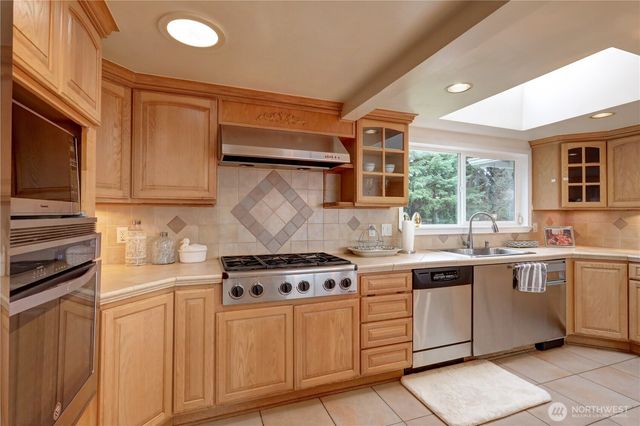 10538 48th Place NE, Kirkland, WA 98033