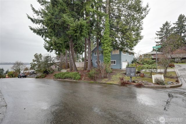 10538 48th Place NE, Kirkland, WA 98033