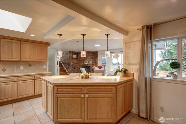 10538 48th Place NE, Kirkland, WA 98033