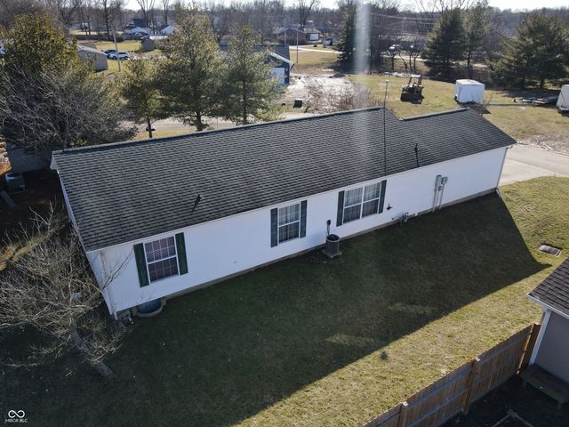 781 Northern Acres Drive, Ladoga, IN 47954