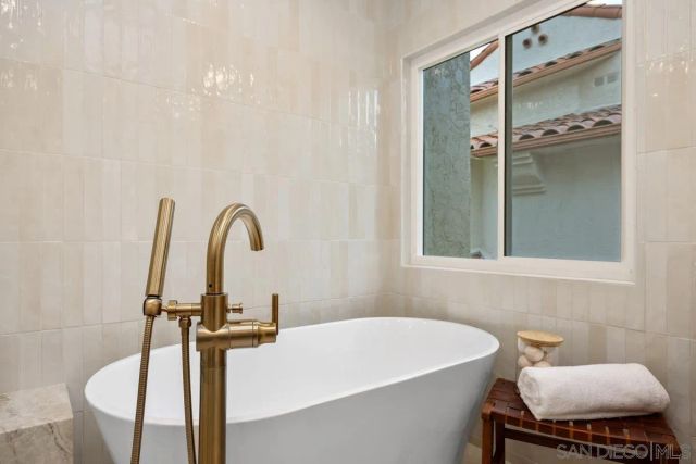 1504 Caminito Solidago, La Jolla, CA 92037