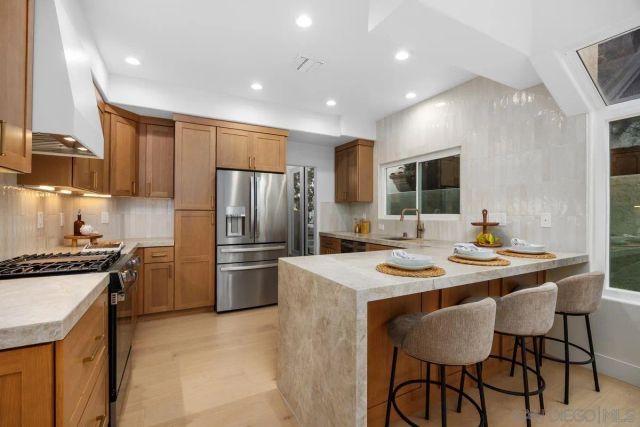 1504 Caminito Solidago, La Jolla, CA 92037