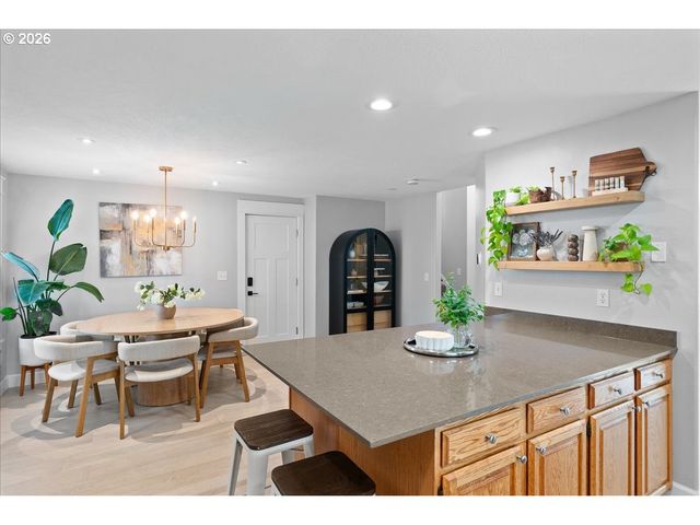 2109 N VALERI Dr, Newberg, OR 97132
