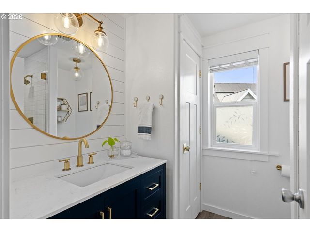2109 N VALERI Dr, Newberg, OR 97132