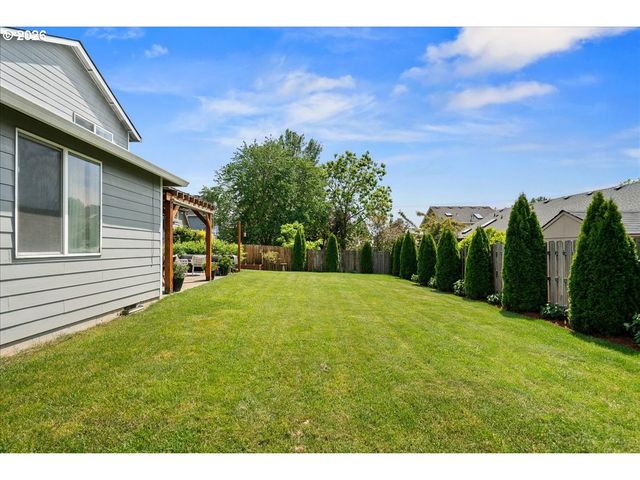 2109 N VALERI Dr, Newberg, OR 97132