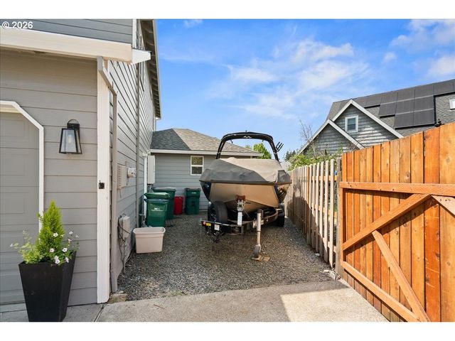 2109 N VALERI Dr, Newberg, OR 97132