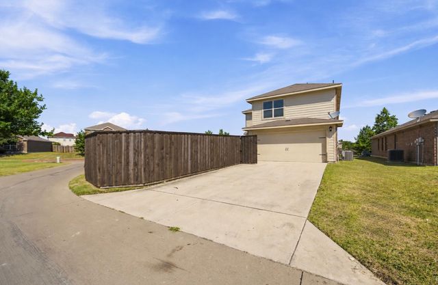 3000 Keri Drive, Lancaster, TX 75146