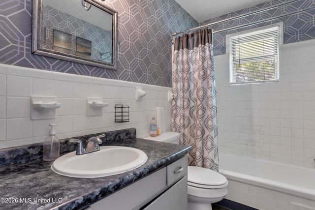 2124 Chestwood Road, Gautier, MS 39553
