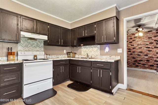 2124 Chestwood Road, Gautier, MS 39553