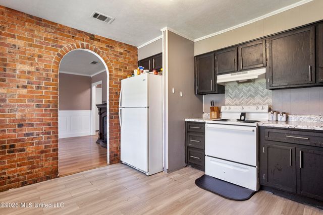 2124 Chestwood Road, Gautier, MS 39553