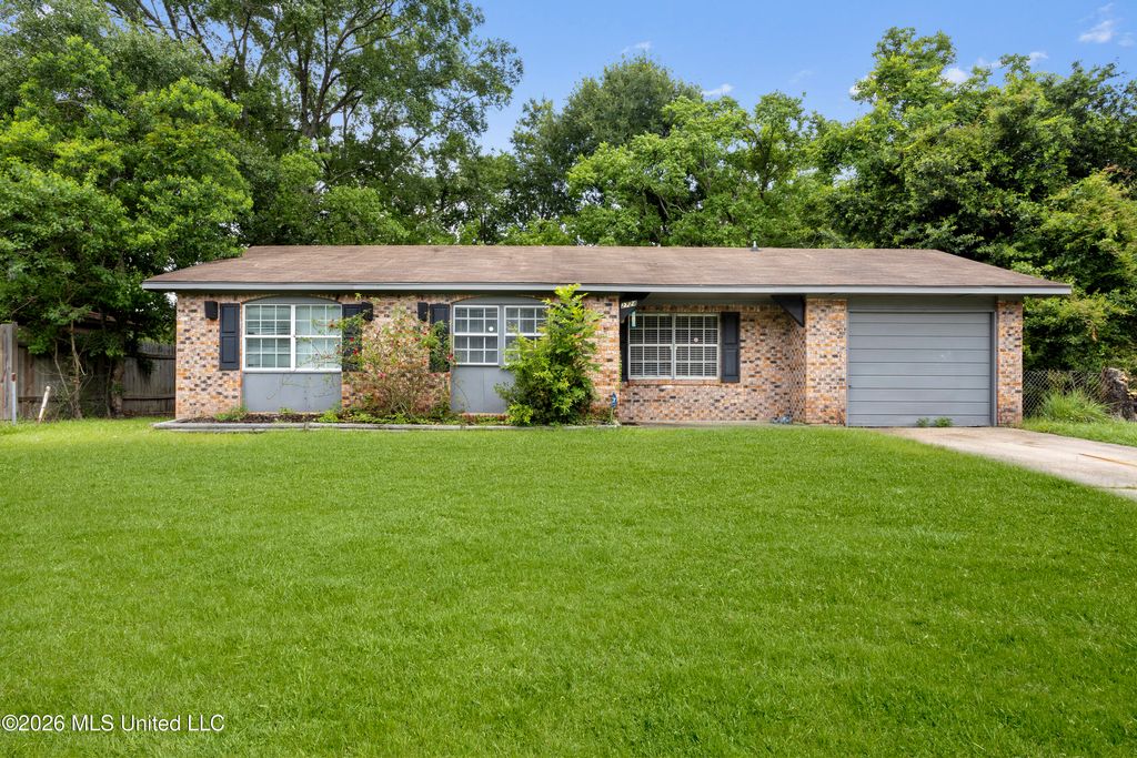 2124 Chestwood Road, Gautier, MS 39553