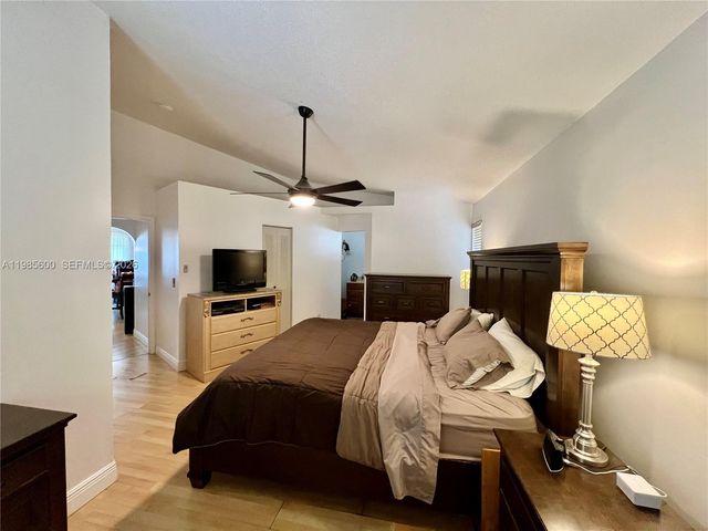 2102 NW 193rd Avenue, Pembroke Pines, FL 33029