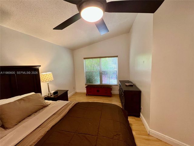 2102 NW 193rd Avenue, Pembroke Pines, FL 33029