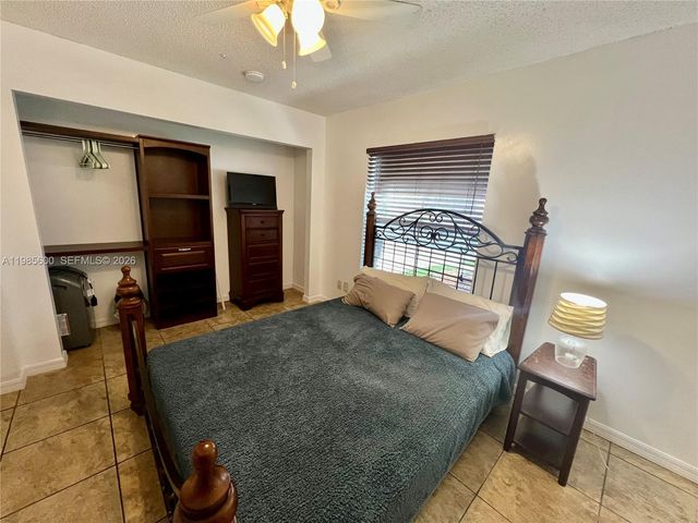 2102 NW 193rd Avenue, Pembroke Pines, FL 33029