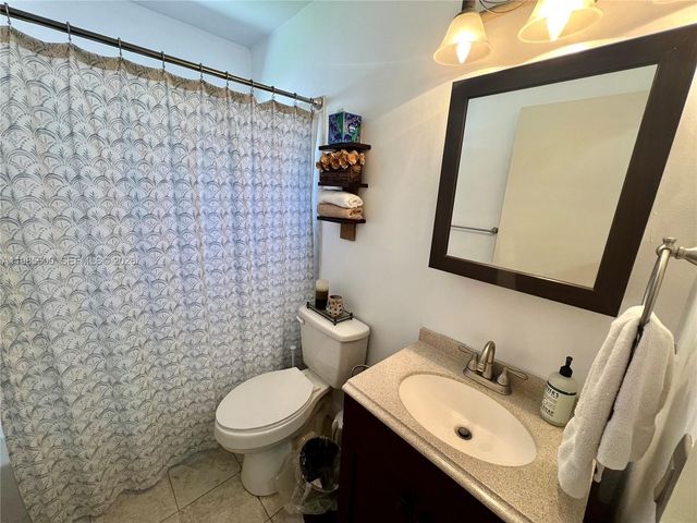2102 NW 193rd Avenue, Pembroke Pines, FL 33029