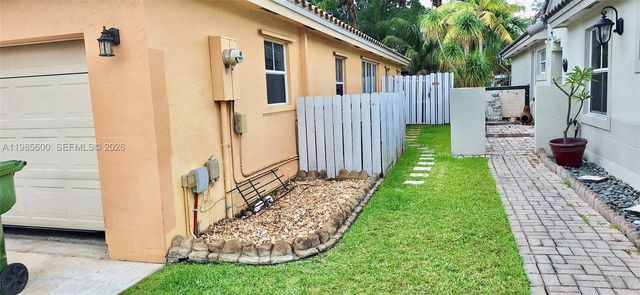 2102 NW 193rd Avenue, Pembroke Pines, FL 33029