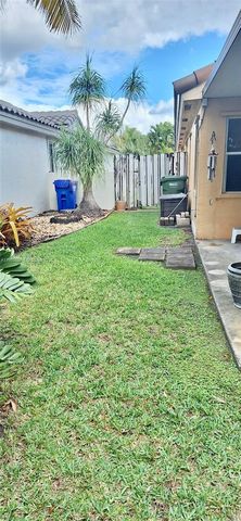 2102 NW 193rd Avenue, Pembroke Pines, FL 33029