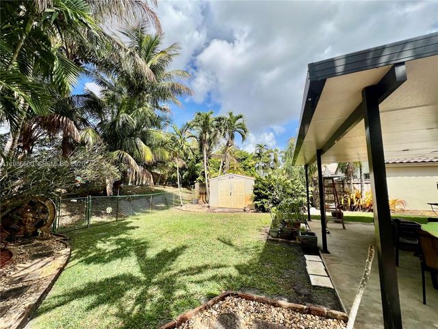 2102 NW 193rd Avenue, Pembroke Pines, FL 33029