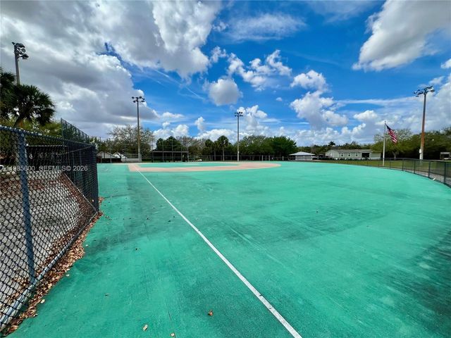 2102 NW 193rd Avenue, Pembroke Pines, FL 33029