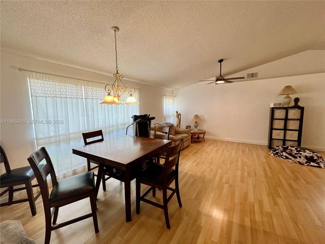 2102 NW 193rd Avenue, Pembroke Pines, FL 33029