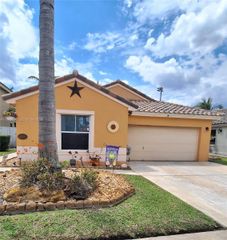 2102 NW 193rd Avenue, Pembroke Pines, FL 33029