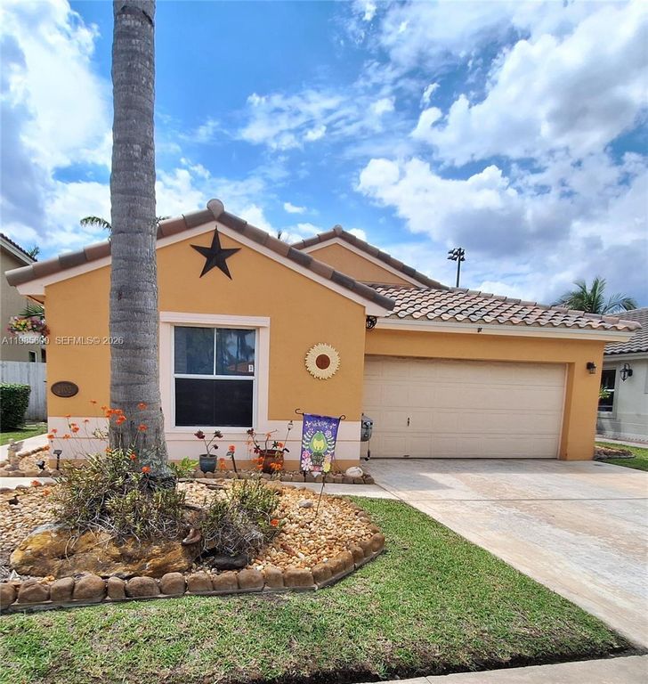 2102 NW 193rd Avenue, Pembroke Pines, FL 33029