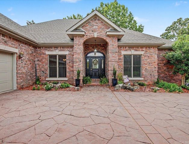 200 Gardens Gate Circle, Hot Springs, AR 71913