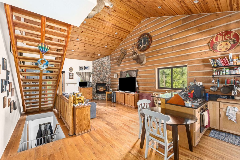 3733V Sand Creek Rd, Kettle Falls, WA 99141 photo 4