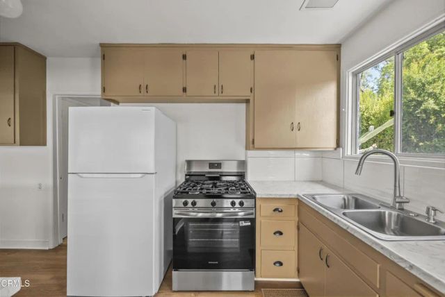2914 Paraiso Way, La Crescenta, CA 91214