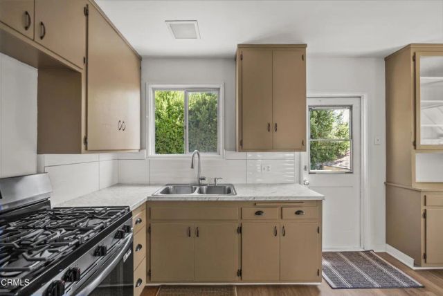 2914 Paraiso Way, La Crescenta, CA 91214