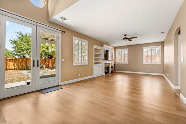 5515 Sage Dr, Rocklin, CA 95765