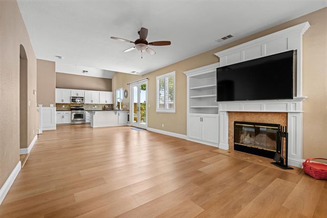 5515 Sage Dr, Rocklin, CA 95765