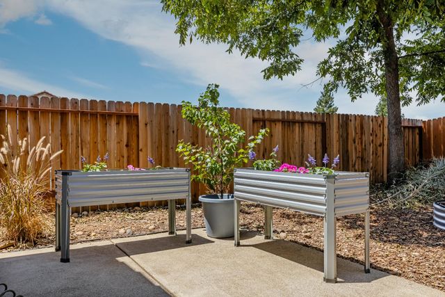 5515 Sage Dr, Rocklin, CA 95765