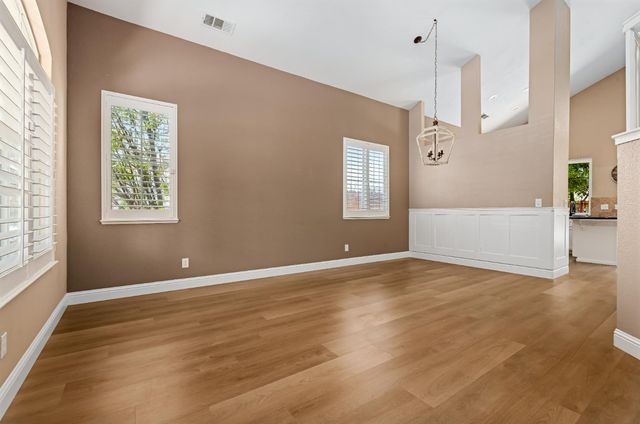5515 Sage Dr, Rocklin, CA 95765