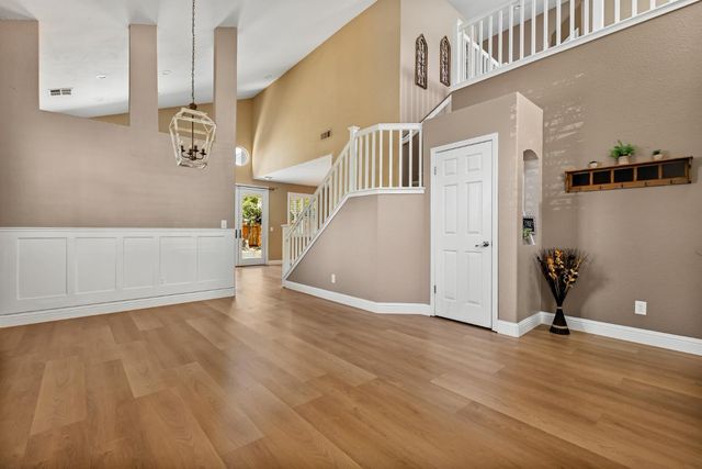 5515 Sage Dr, Rocklin, CA 95765