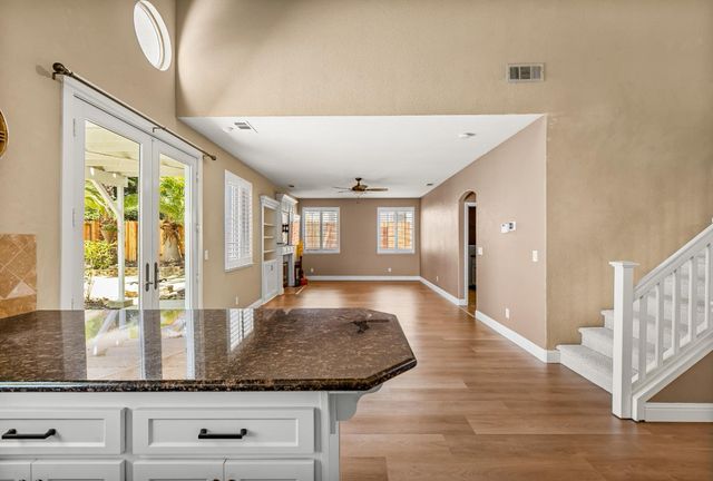 5515 Sage Dr, Rocklin, CA 95765