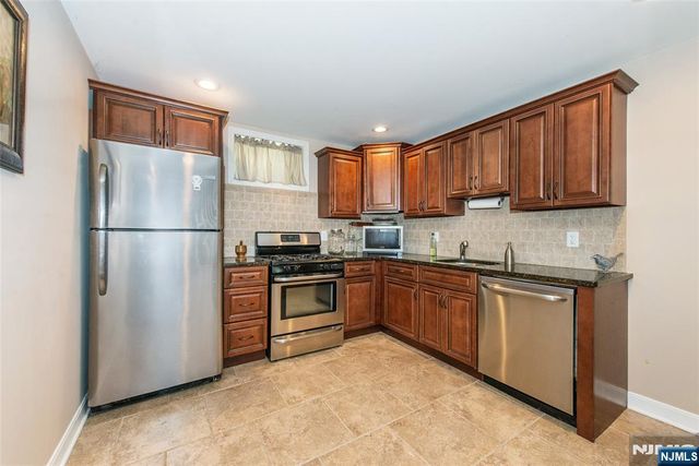 15 Saint Michaels Place, Clifton, NJ 07013