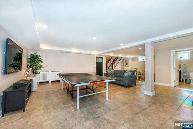 15 Saint Michaels Place, Clifton, NJ 07013