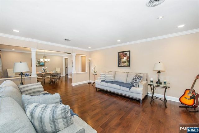 15 Saint Michaels Place, Clifton, NJ 07013