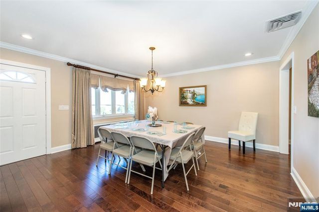 15 Saint Michaels Place, Clifton, NJ 07013