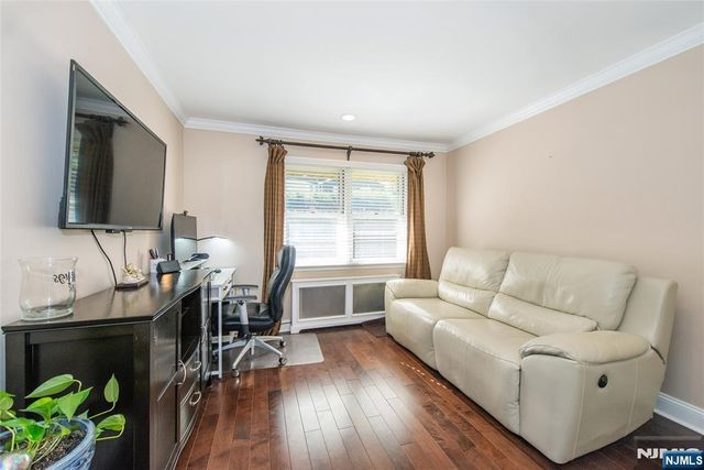 15 Saint Michaels Place, Clifton, NJ 07013