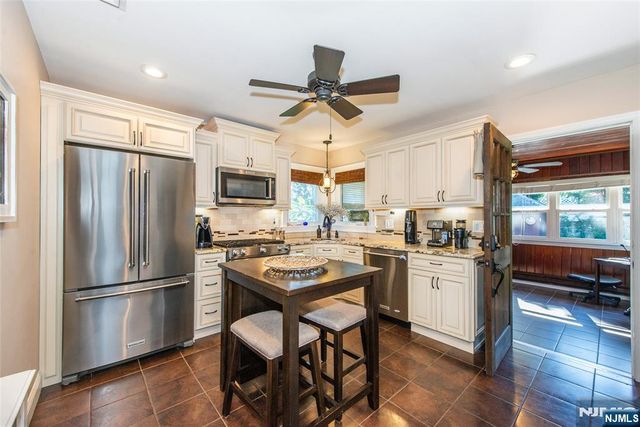 15 Saint Michaels Place, Clifton, NJ 07013